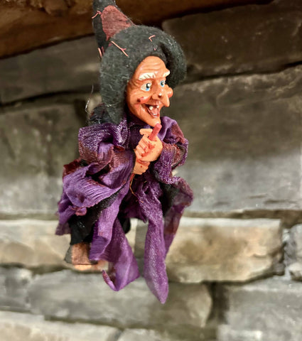 Decorative Kitchen Witch - Walburga