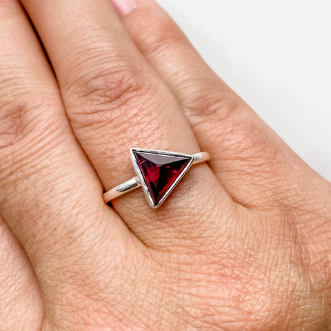 Ring garnet triangle sterling silver