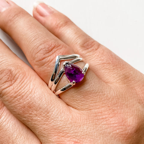 Ring amethyst tear drop sterling silver