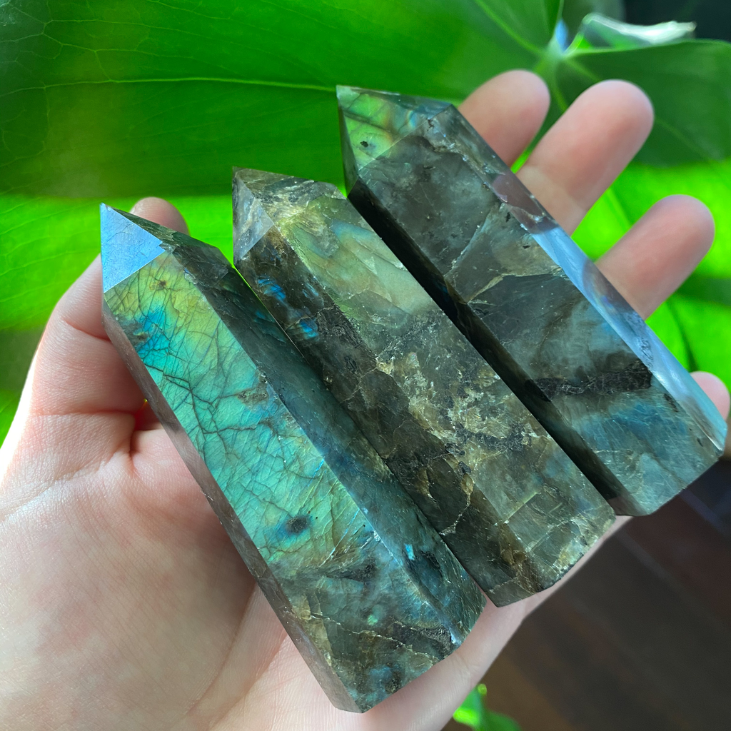 Labradorite point