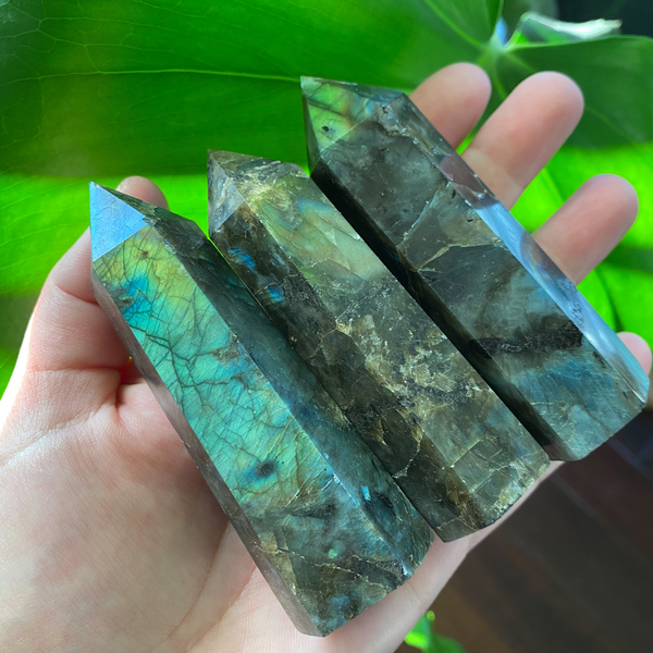 Labradorite point