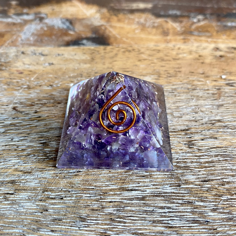 Orgone Amethyst Crown pyramid 20mm