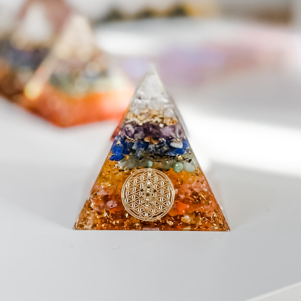 Orgone pyramid chakras 6cm